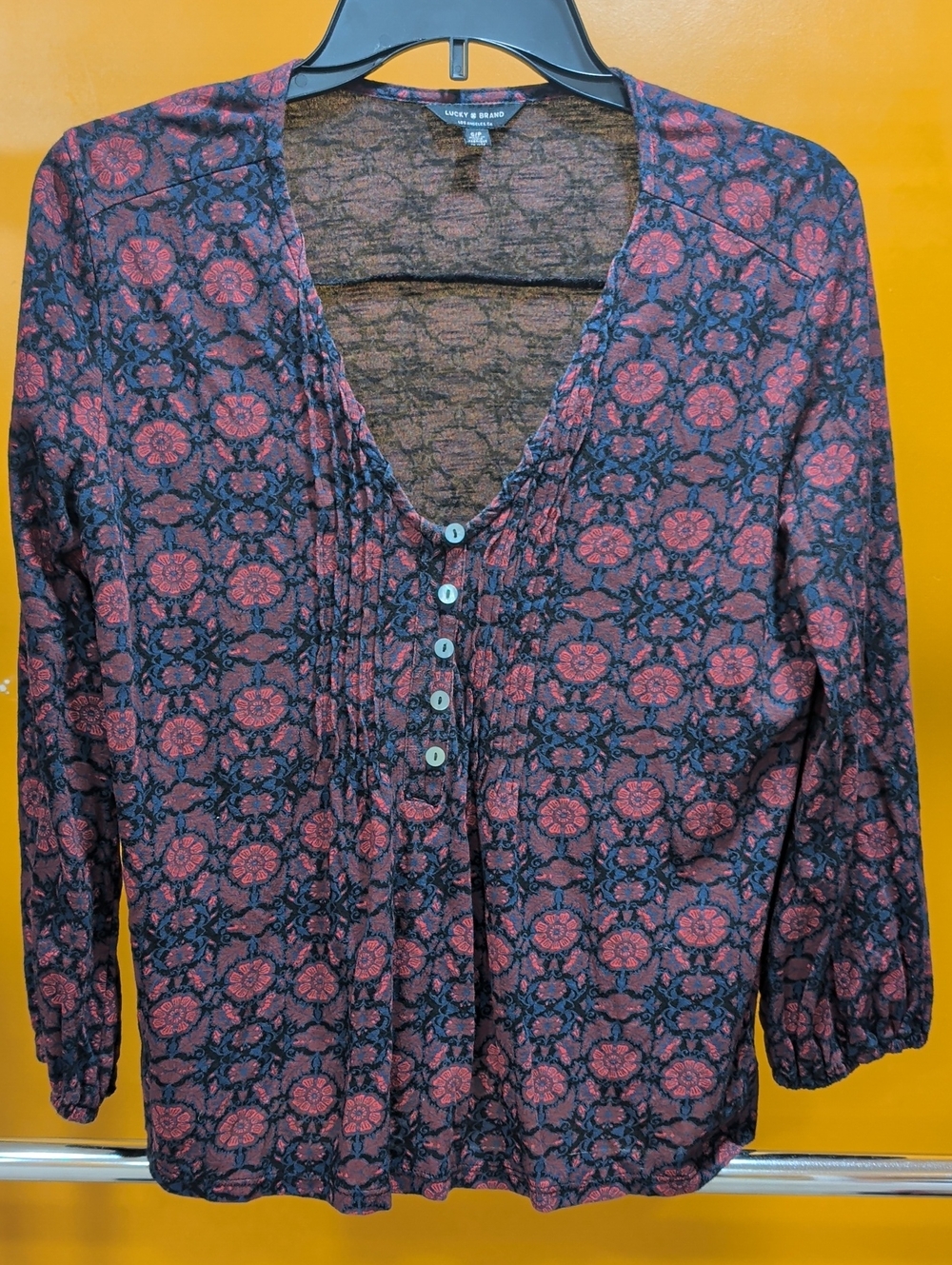 Lucky Brand Burgundy and Black Floral Pintuck V-Neck Blouse Size S/P